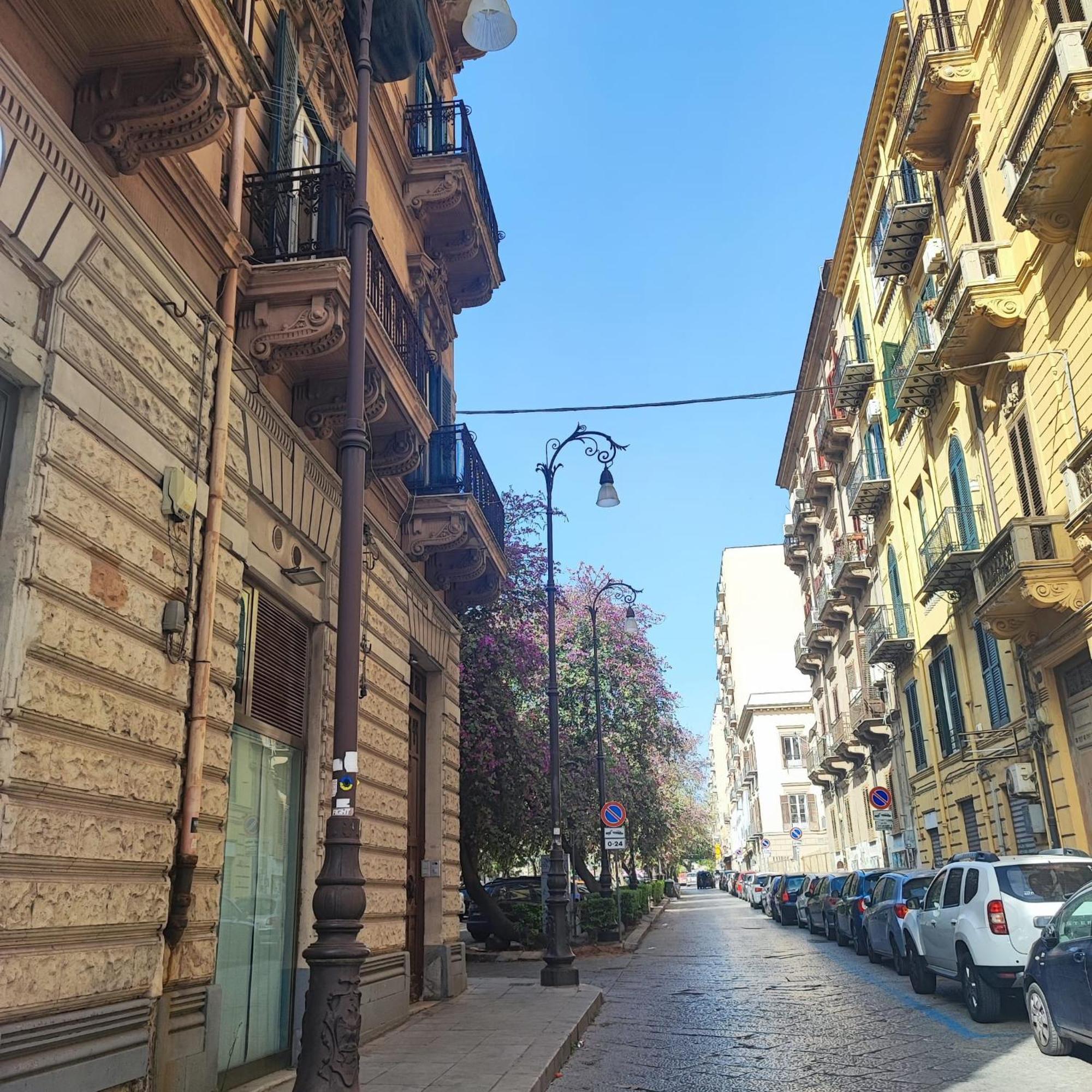 Casa Vacanze Da Ruggero Al Massimo Palermo Exterior foto