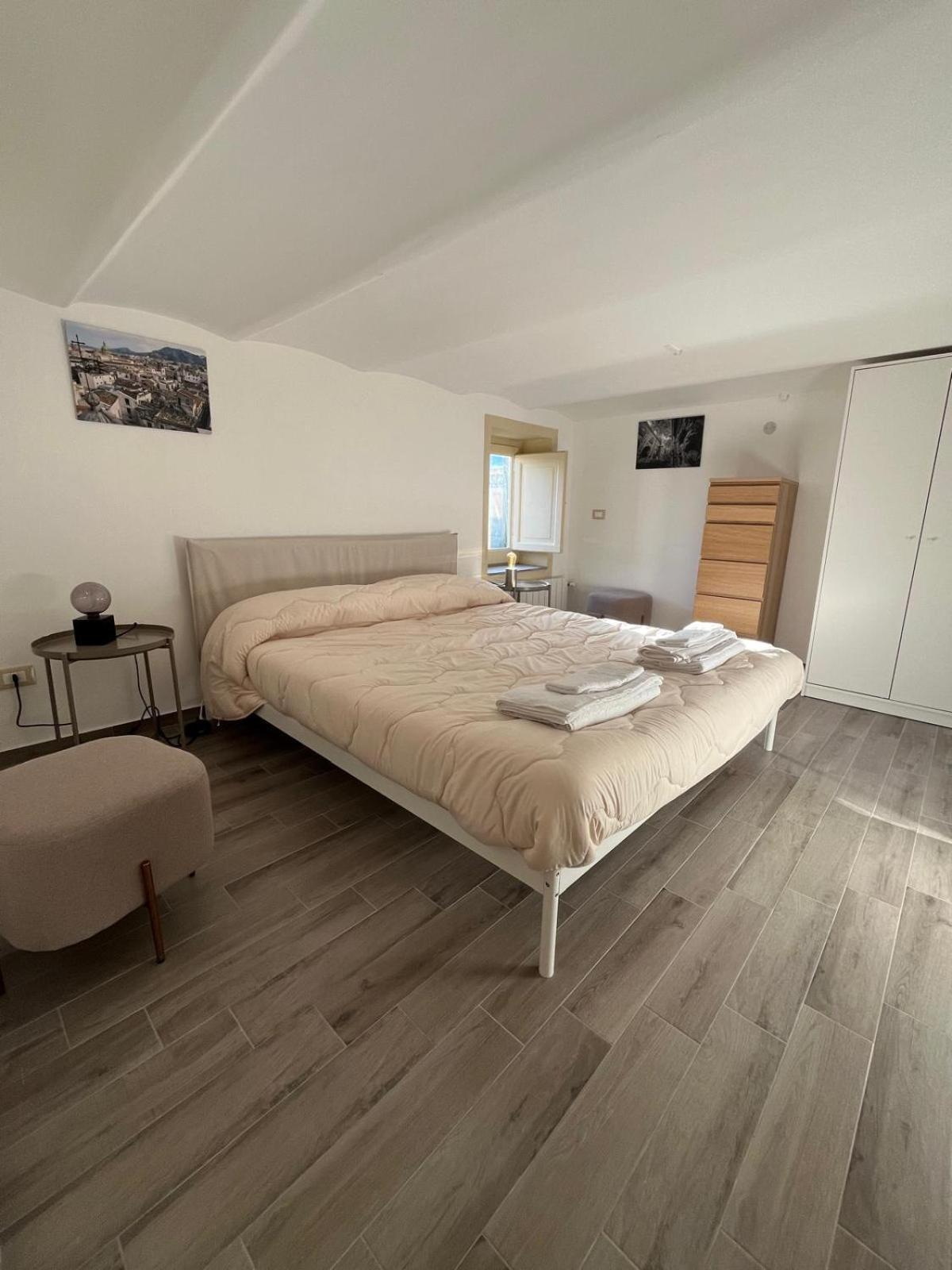 Casa Vacanze Da Ruggero Al Massimo Palermo Exterior foto