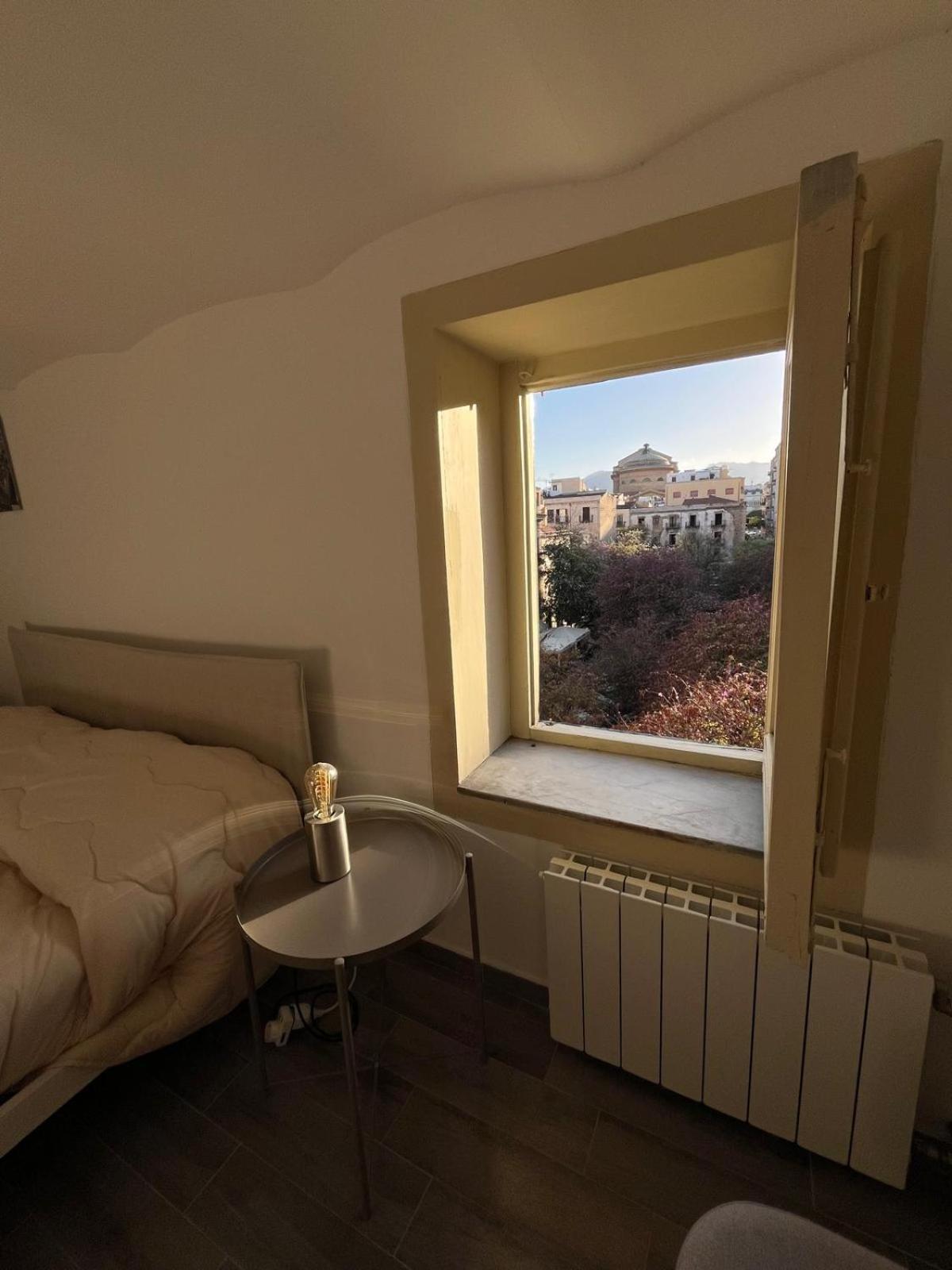 Casa Vacanze Da Ruggero Al Massimo Palermo Exterior foto
